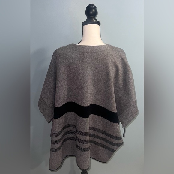 Charlie paige- grey and black top - Picture 3 of 6